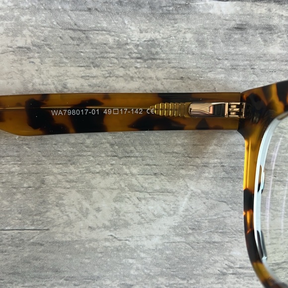 🆕 listing! Chunky tortoiseshell glasses - Picture 3 of 6